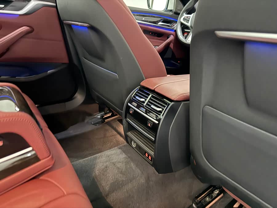 BMW 5 Series 2020 — фото 10