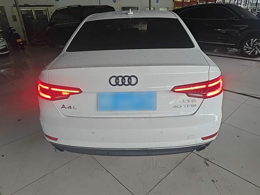 Audi A4L 2018