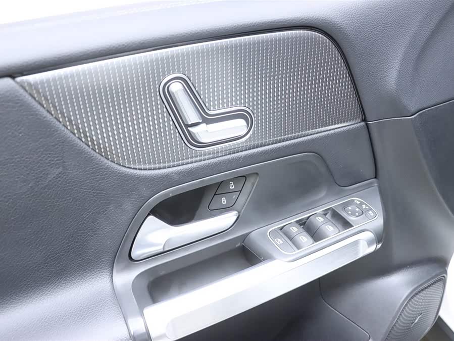 Mercedes-Benz GLB 2020 — фото 13