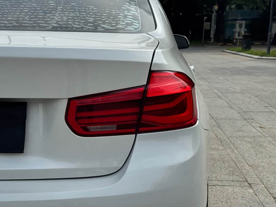 BMW 3 Series 2019 — фото 17