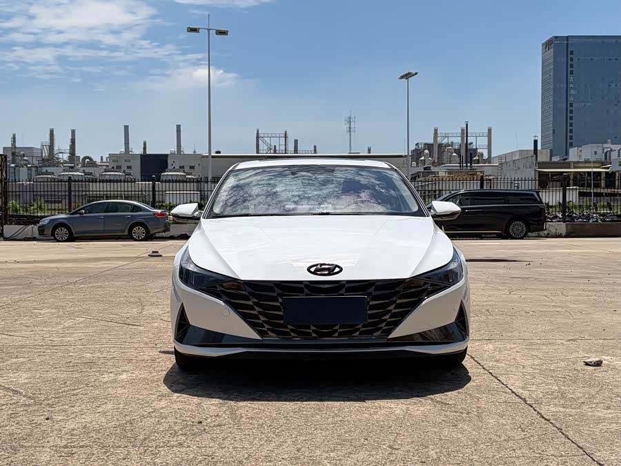 Hyundai Elantra 2022