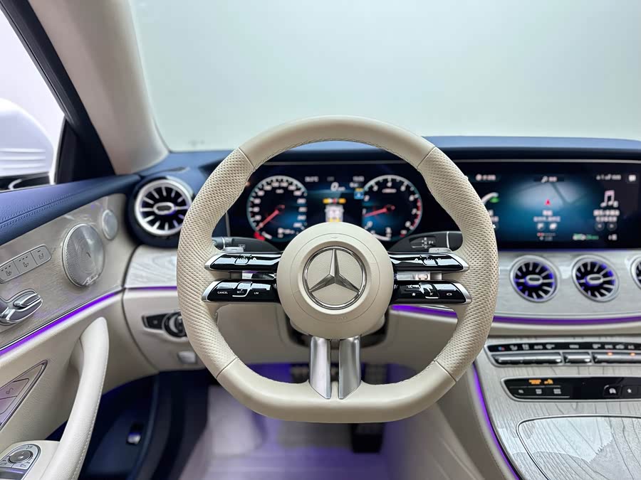 Mercedes-Benz E-Class 2023 — фото 20