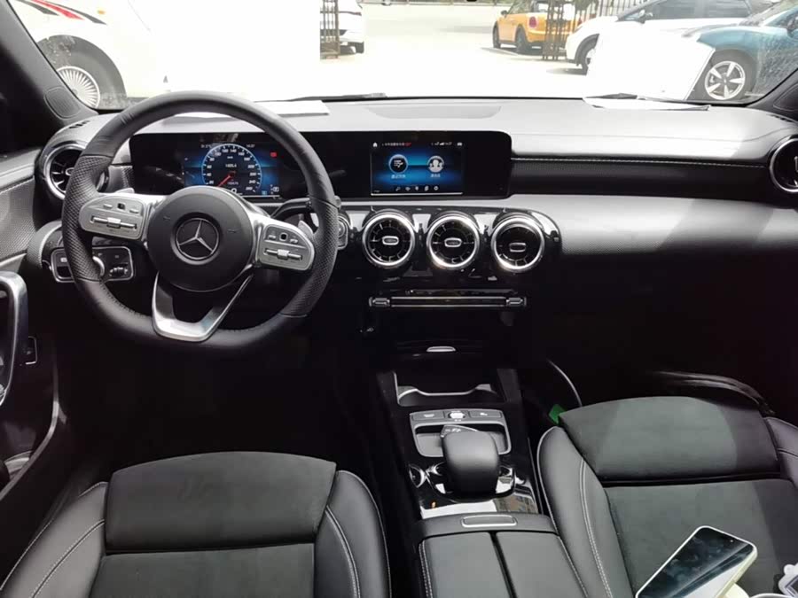Mercedes-Benz A-Class 2019 — фото 10