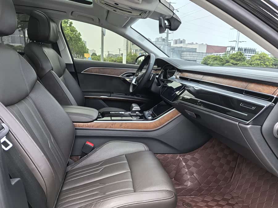 Audi A8 2019 — фото 14
