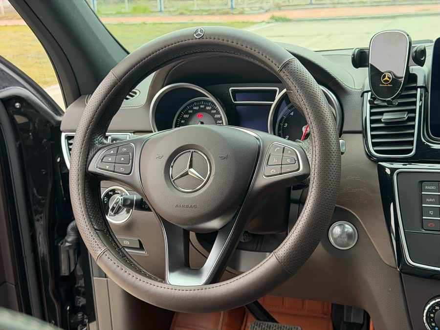 Mercedes-Benz GLE 2017 — фото 13