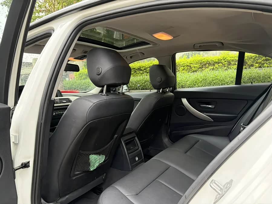 BMW 3 Series 2015 — фото 14