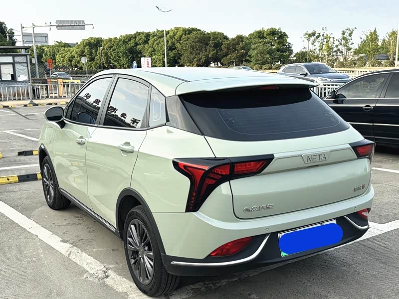 Neta V 2022