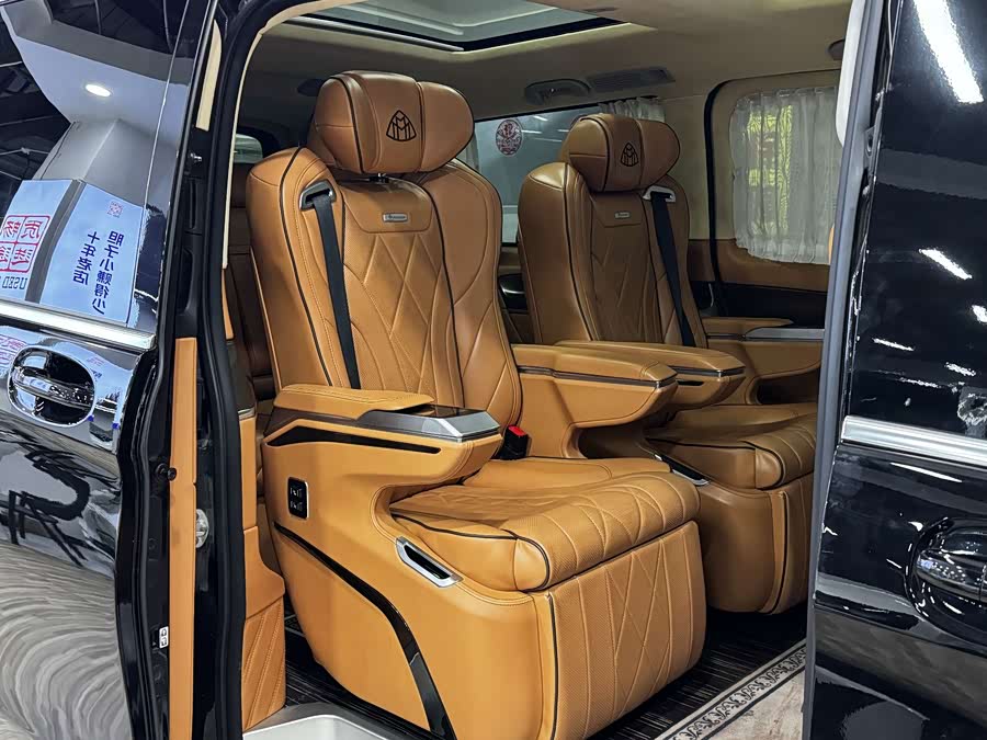 Mercedes-Benz V-Class 2020 — фото 24