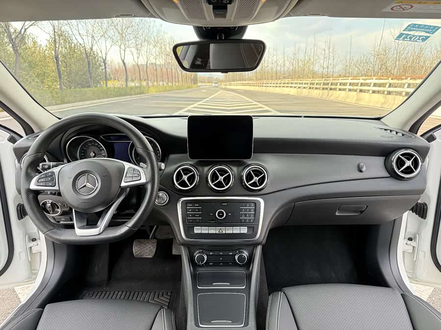 Mercedes-Benz GLA 2019