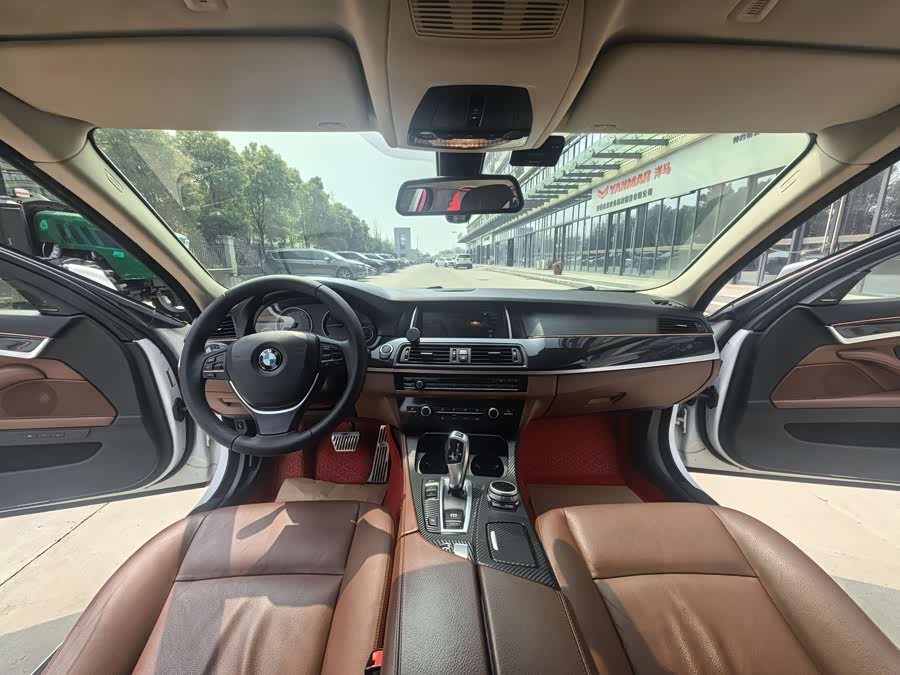 BMW 5 Series 2017 — фото 20