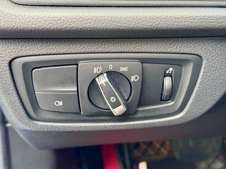 BMW 1 Series 2019 — фото 16