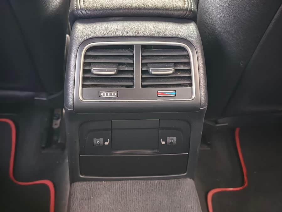 Audi A4L 2015