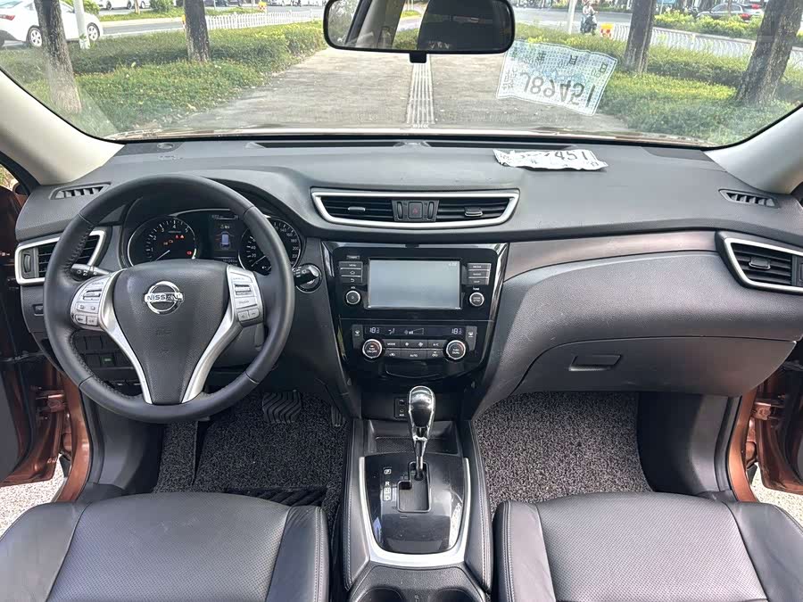 Nissan X-Trail 2014