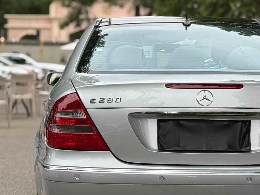 Mercedes-Benz E-Class 2005 — фото 17