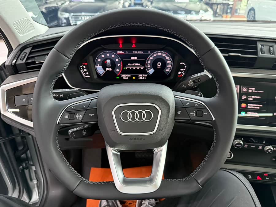 Audi Q3 2022 — фото 14