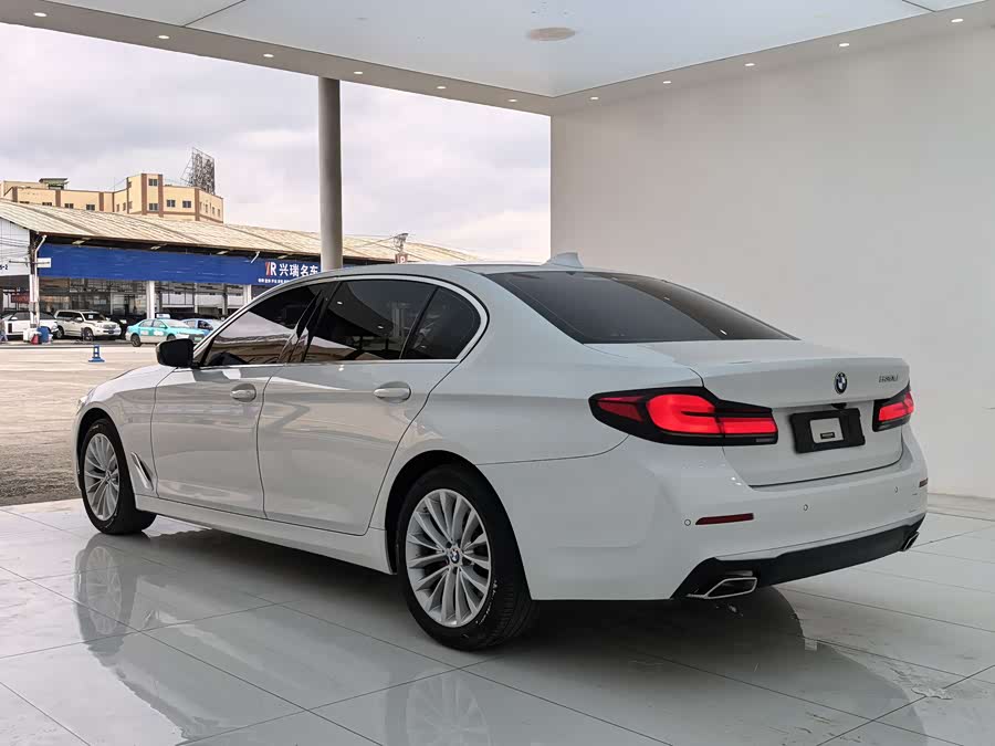 BMW 5 Series 2021 — фото 15