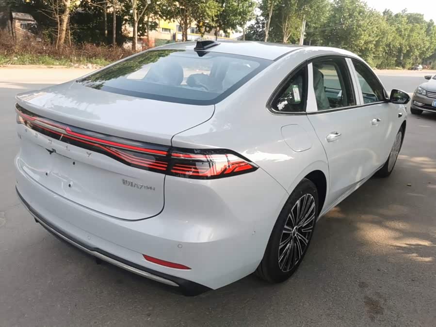 Geely Galaxy A7 EM 2025