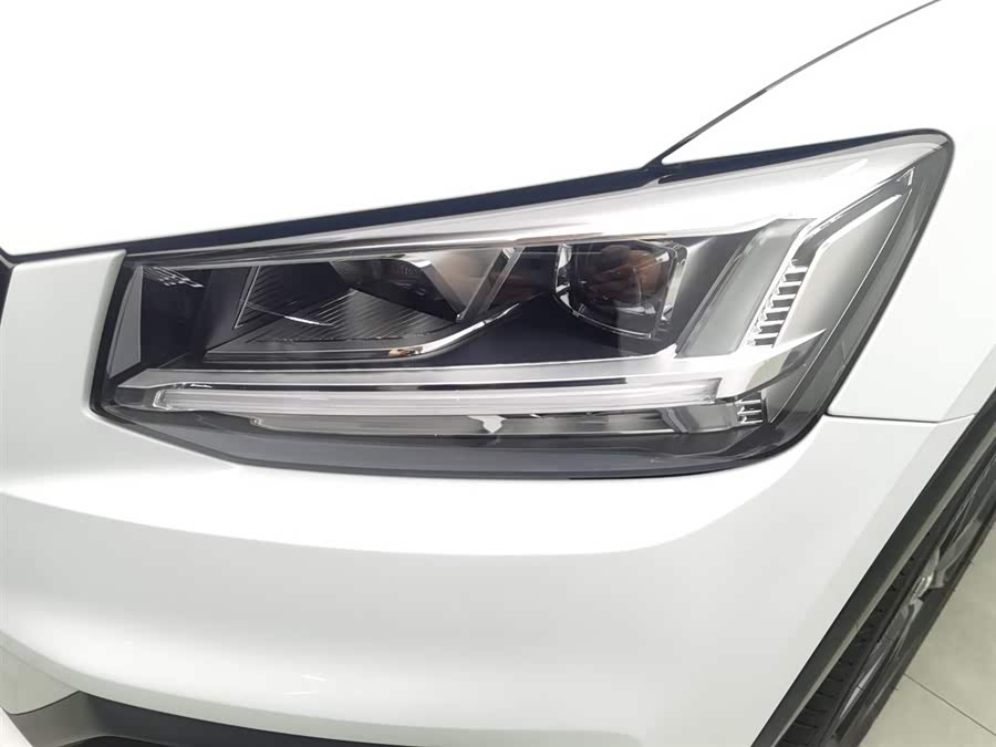 Audi Q2L 2021