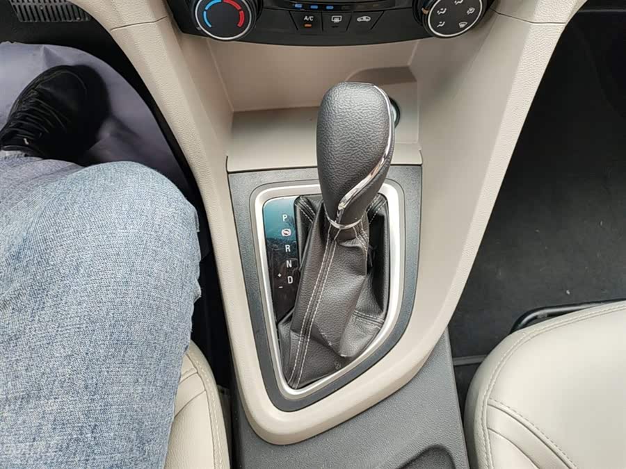 Buick Excelle 2017 — фото 14
