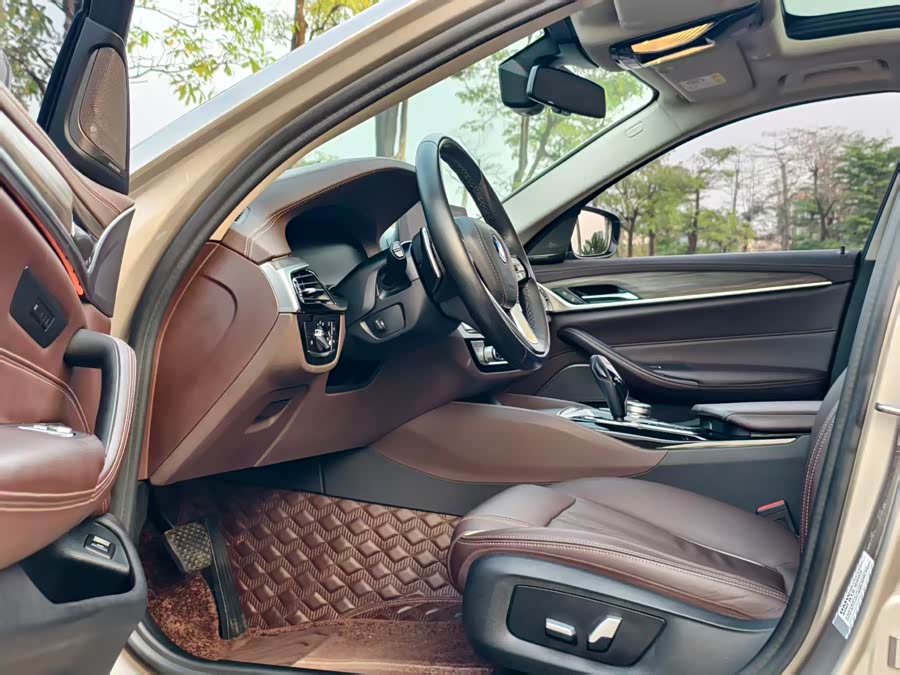 BMW 5 Series 2020 — фото 14