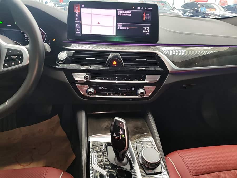 BMW 5 Series 2022 — фото 13