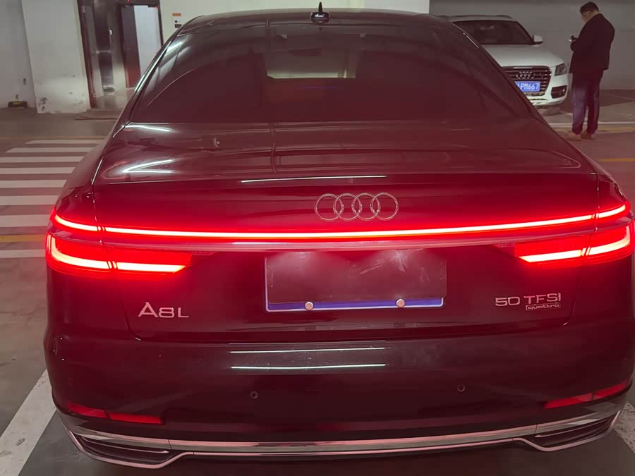 Audi A8 2021 — фото 11