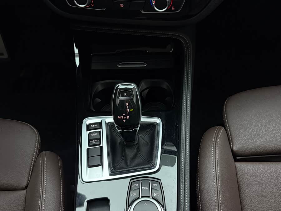 BMW 1 Series 2021 — фото 13
