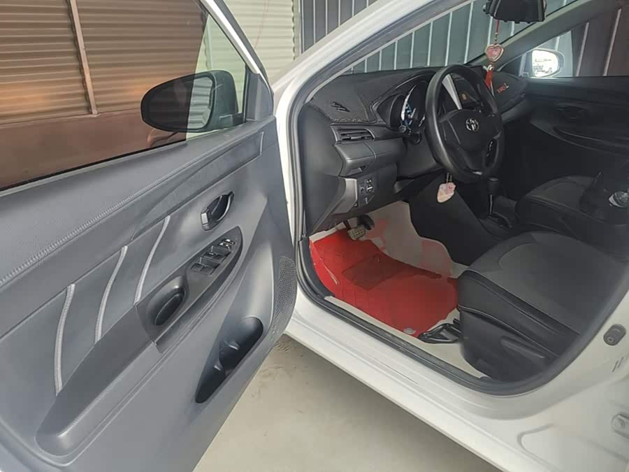 Toyota Yaris L 2016 — фото 16