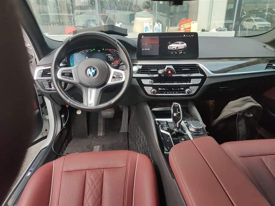 BMW 5 Series 2021 — фото 12