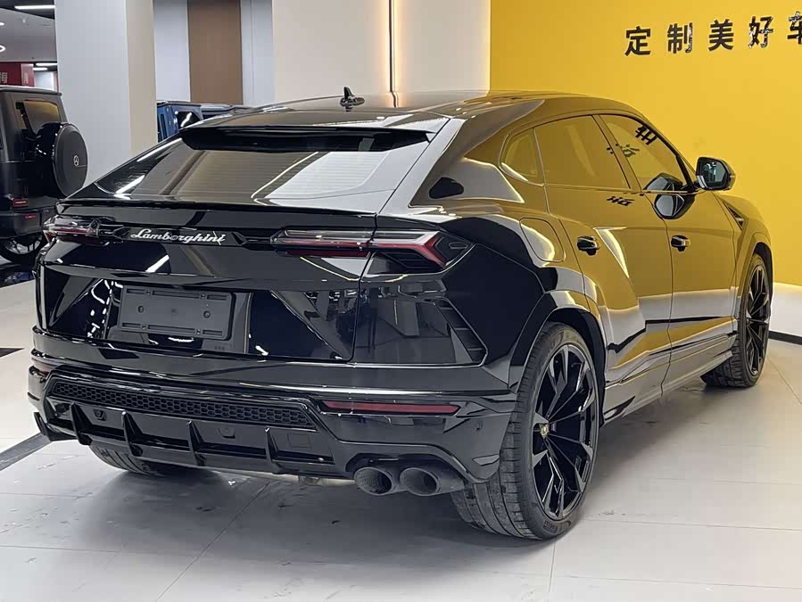 Lamborghini Urus 2021