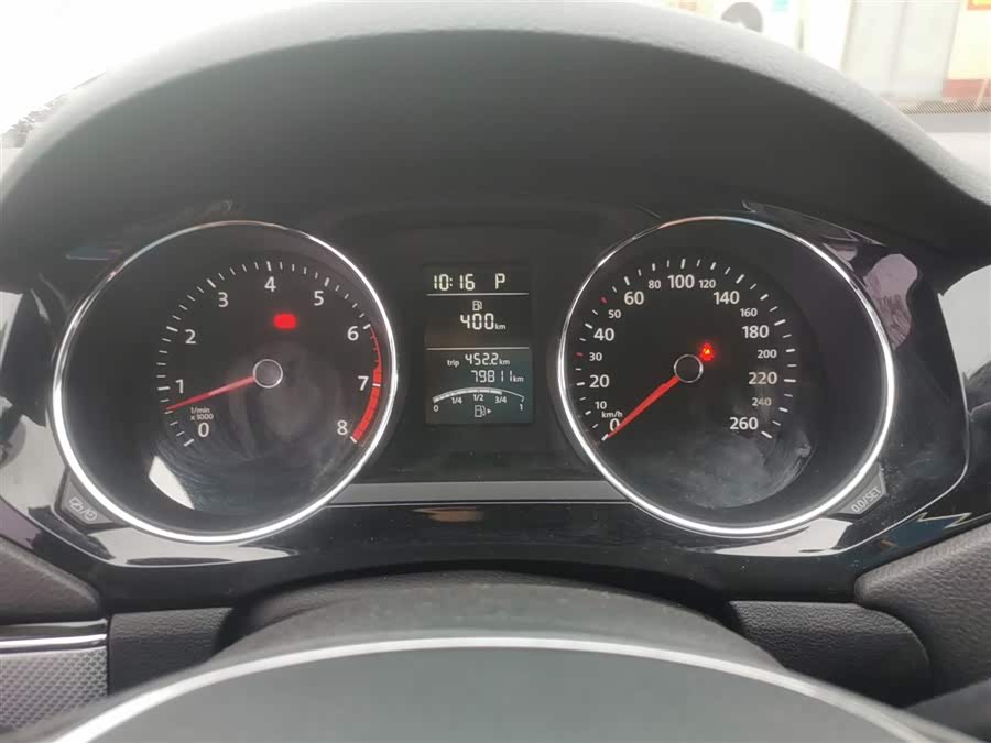 Volkswagen Sagitar 2018