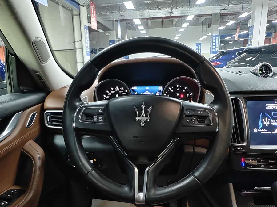 Maserati Levante 2016 — фото 12