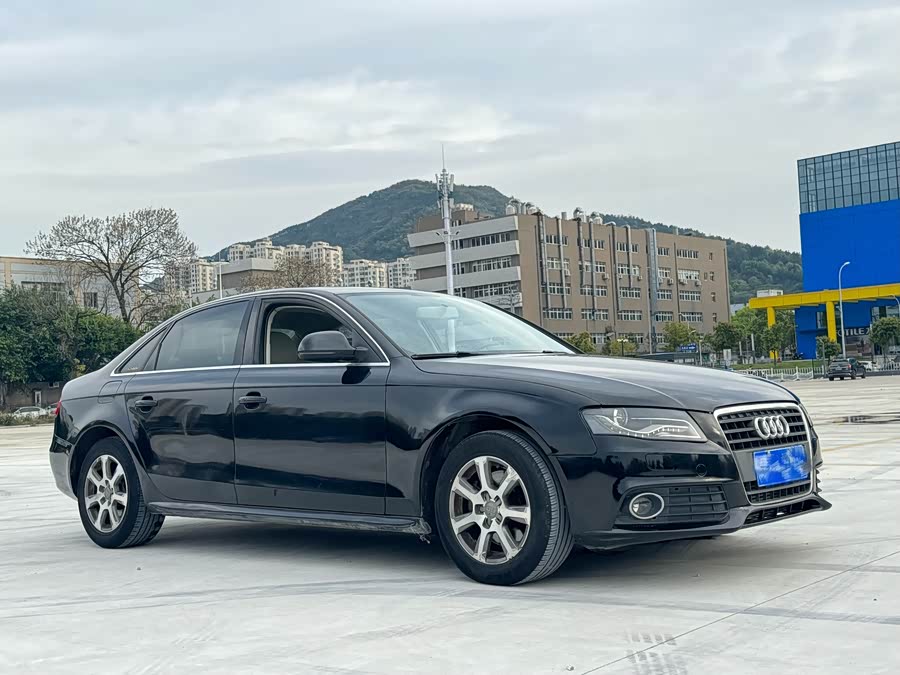 Audi A4L 2011
