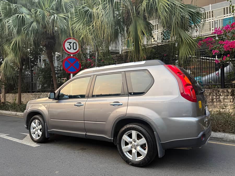 Nissan X-Trail 2010 — фото 14