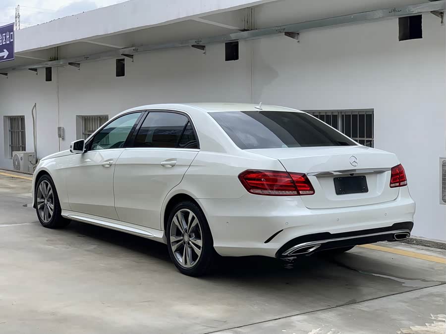 Mercedes-Benz E-Class 2015 — фото 17