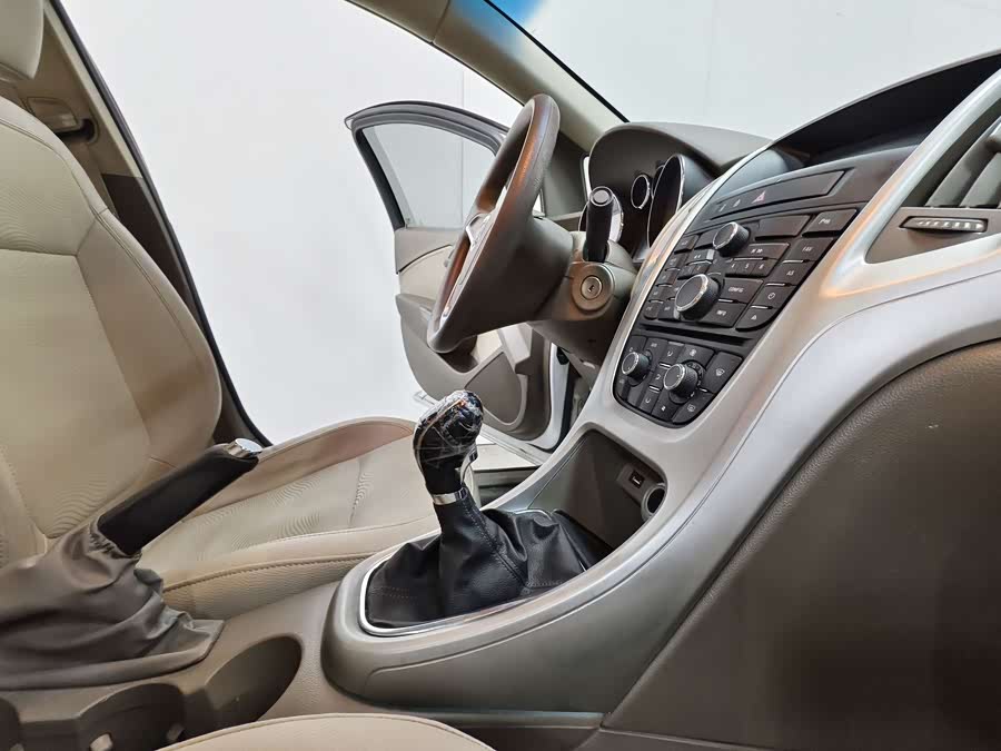 Buick Excelle GT 2013 — фото 15