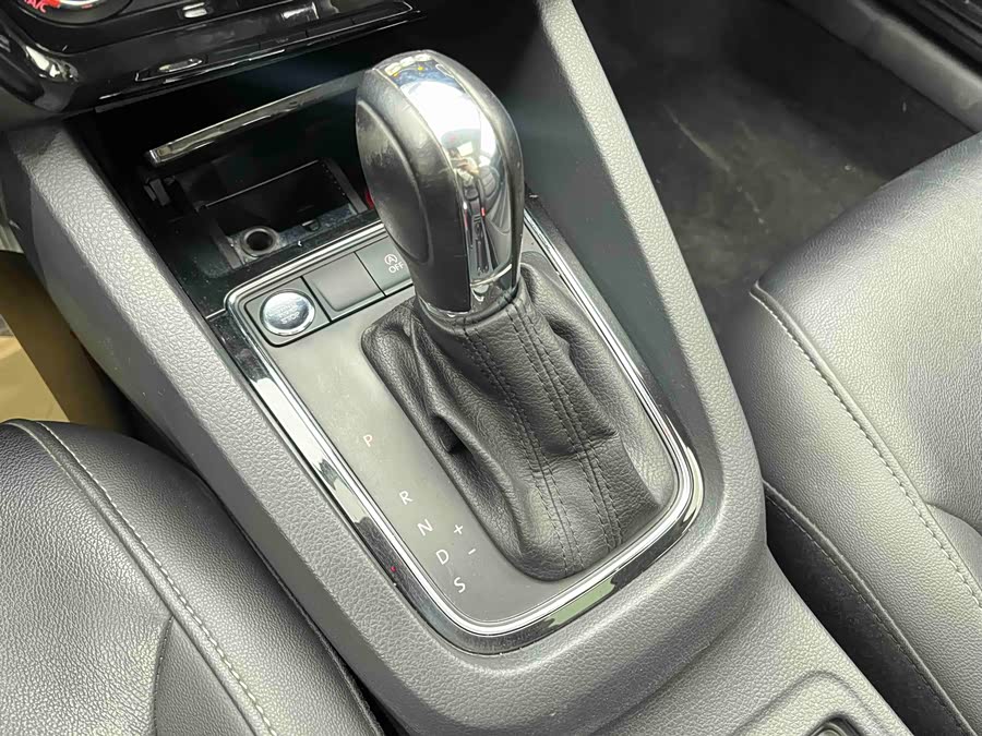 Volkswagen Sagitar 2018 — фото 10