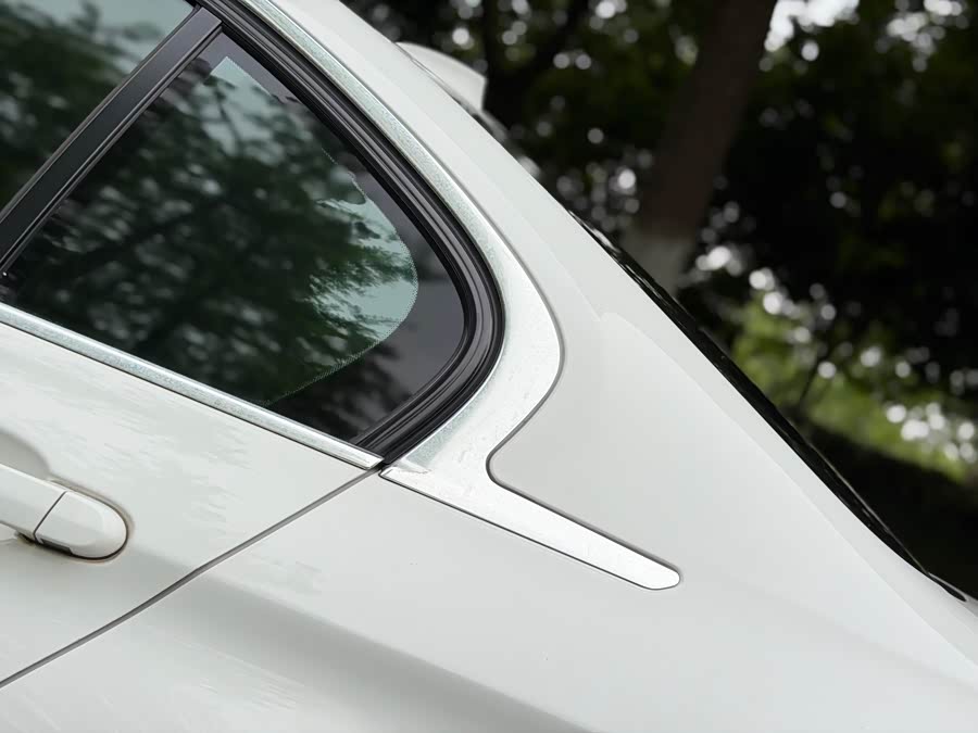 BMW 3 Series 2015 — фото 18