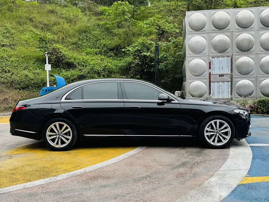 Mercedes-Benz S-Class 2023
