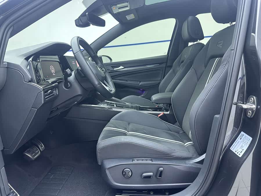 Volkswagen Golf 2021