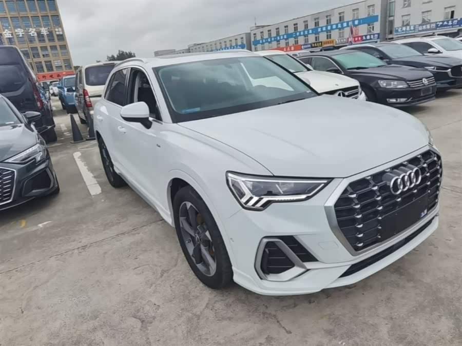 Audi Q3 2022