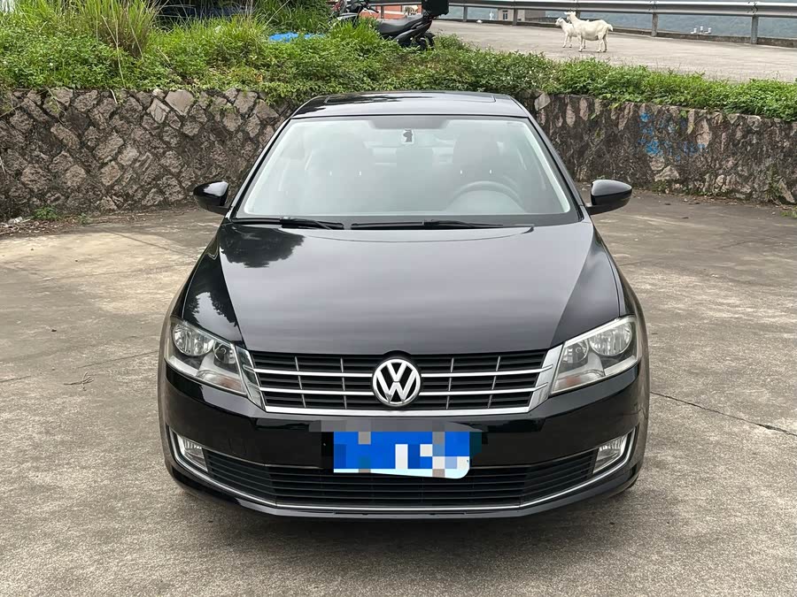 Volkswagen Lavida 2013