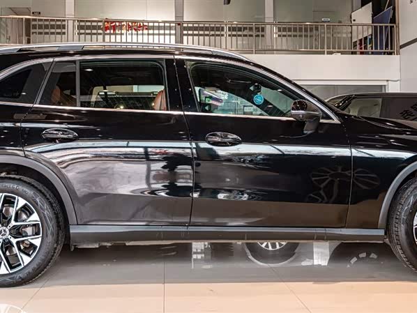 Mercedes-Benz GLC 2025