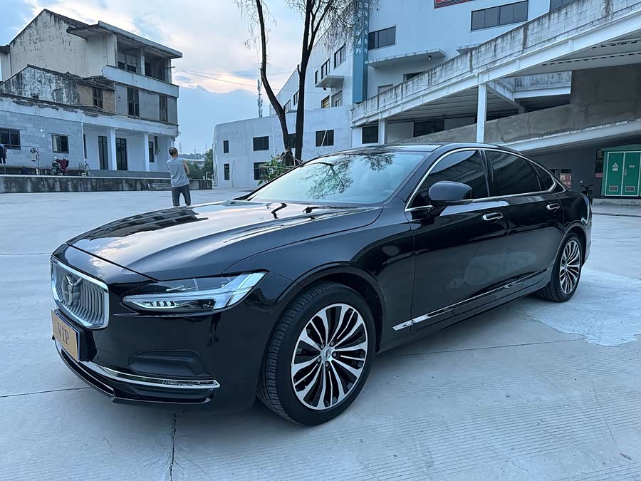 Volvo S90 2024