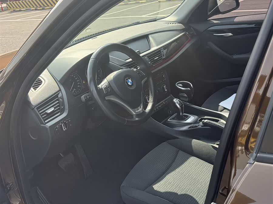 BMW X1 2015 — фото 10