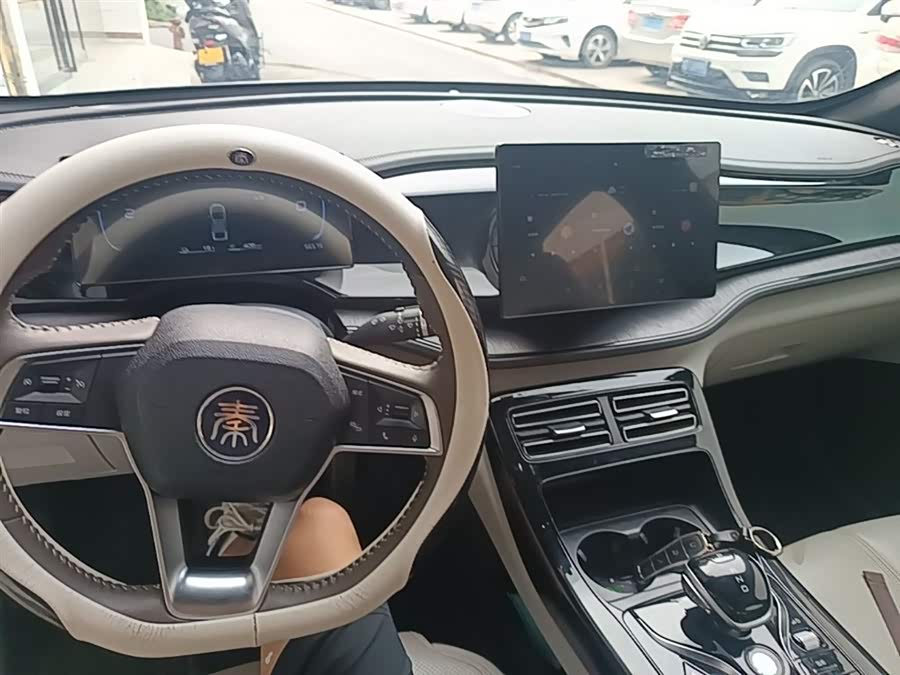 BYD Qin PLUS 2023 — фото 10