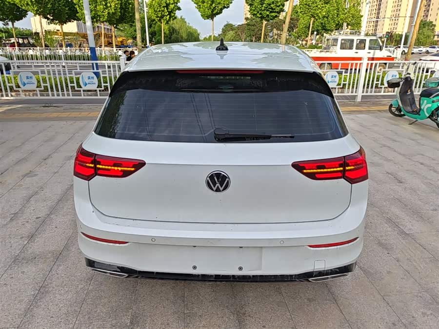 Volkswagen Golf 2021