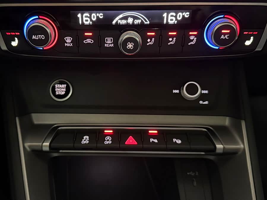 Audi Q3 2022 — фото 13