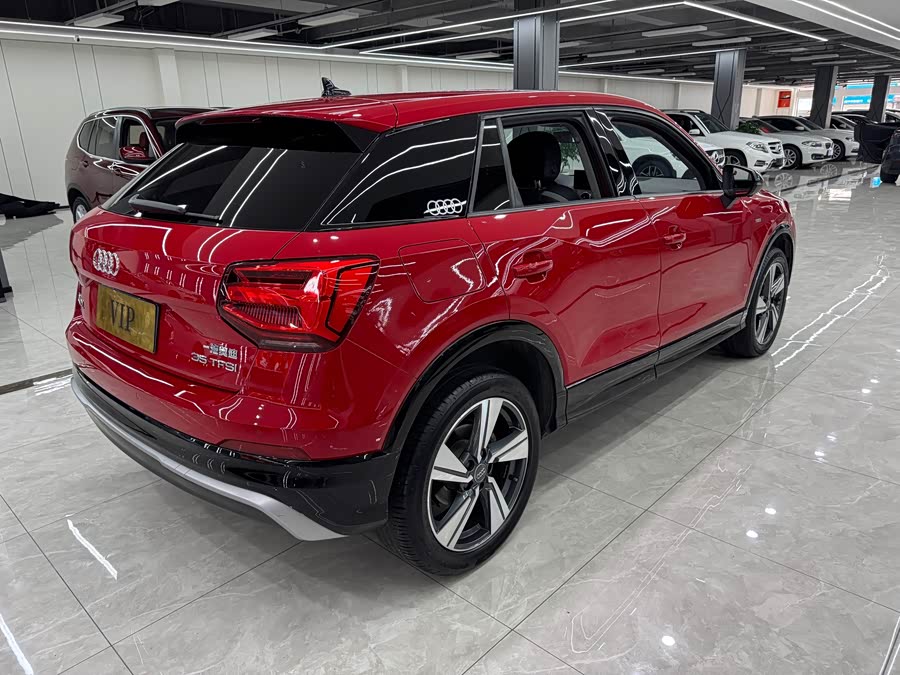 Audi Q2L 2020