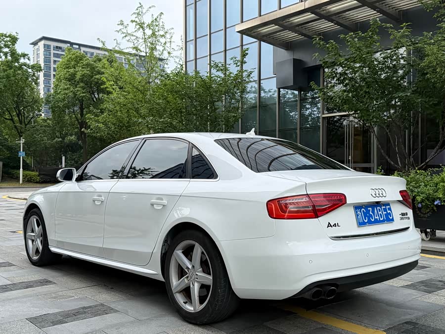 Audi A4L 2015